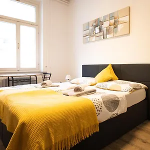 https://epicenter-rooms-with-terrace.hotels-in-ljubljana.com