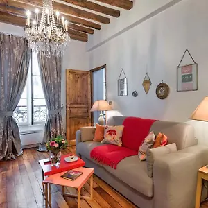 Maison Saintonge 4* פריז